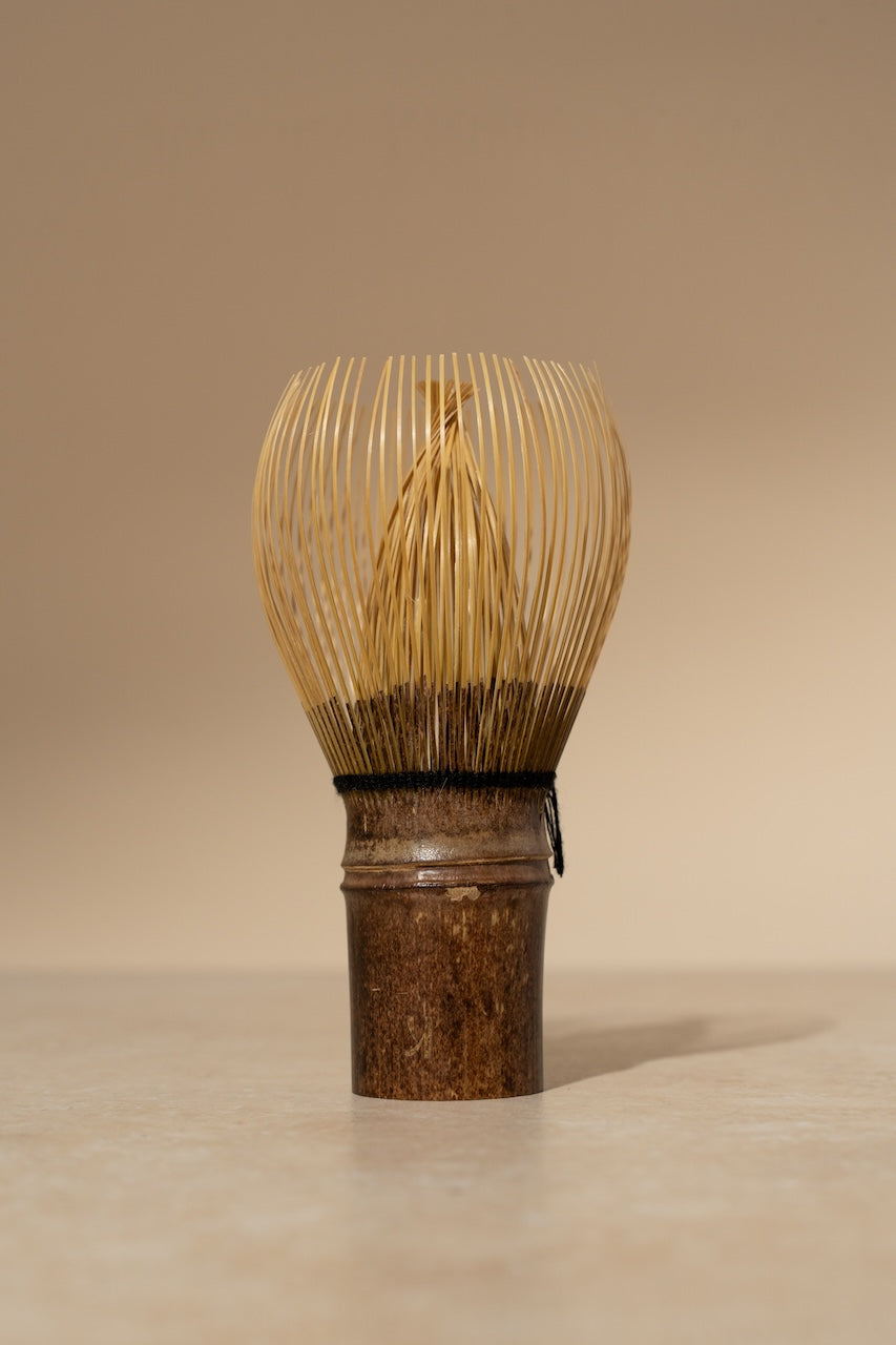 Fouet artisanale en bambou fumé