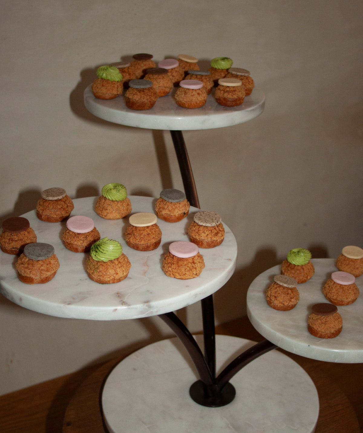 Choux craquelins fourrés