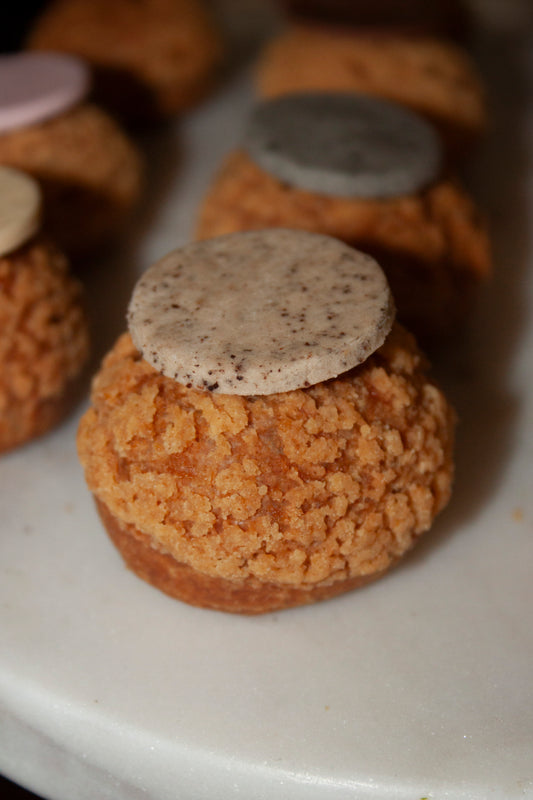 Choux craquelins fourrés
