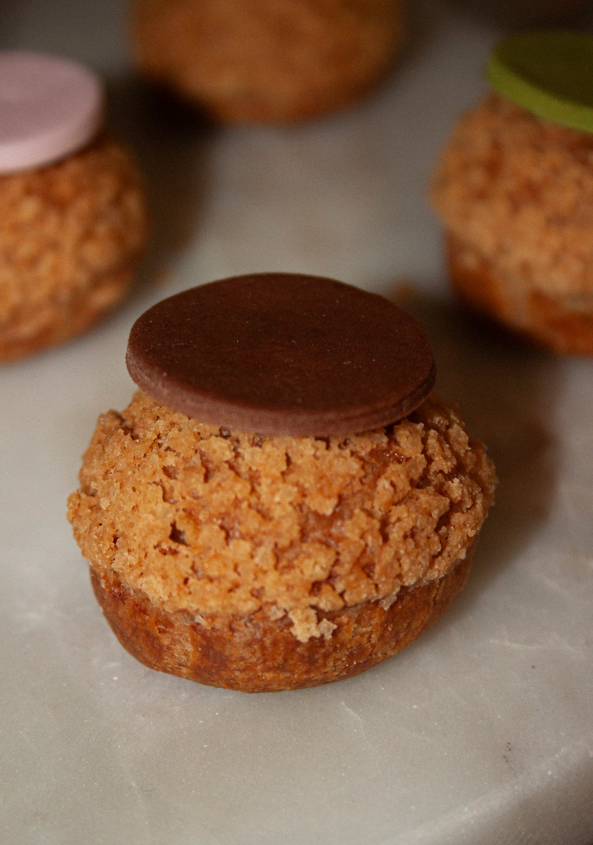 Choux craquelins fourrés