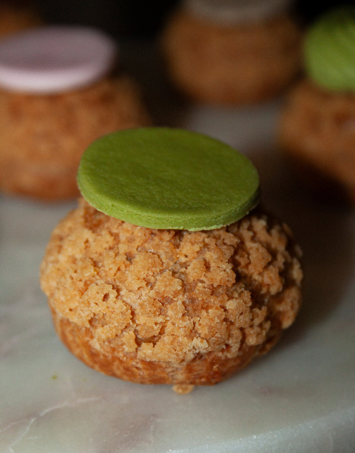 Choux craquelins fourrés