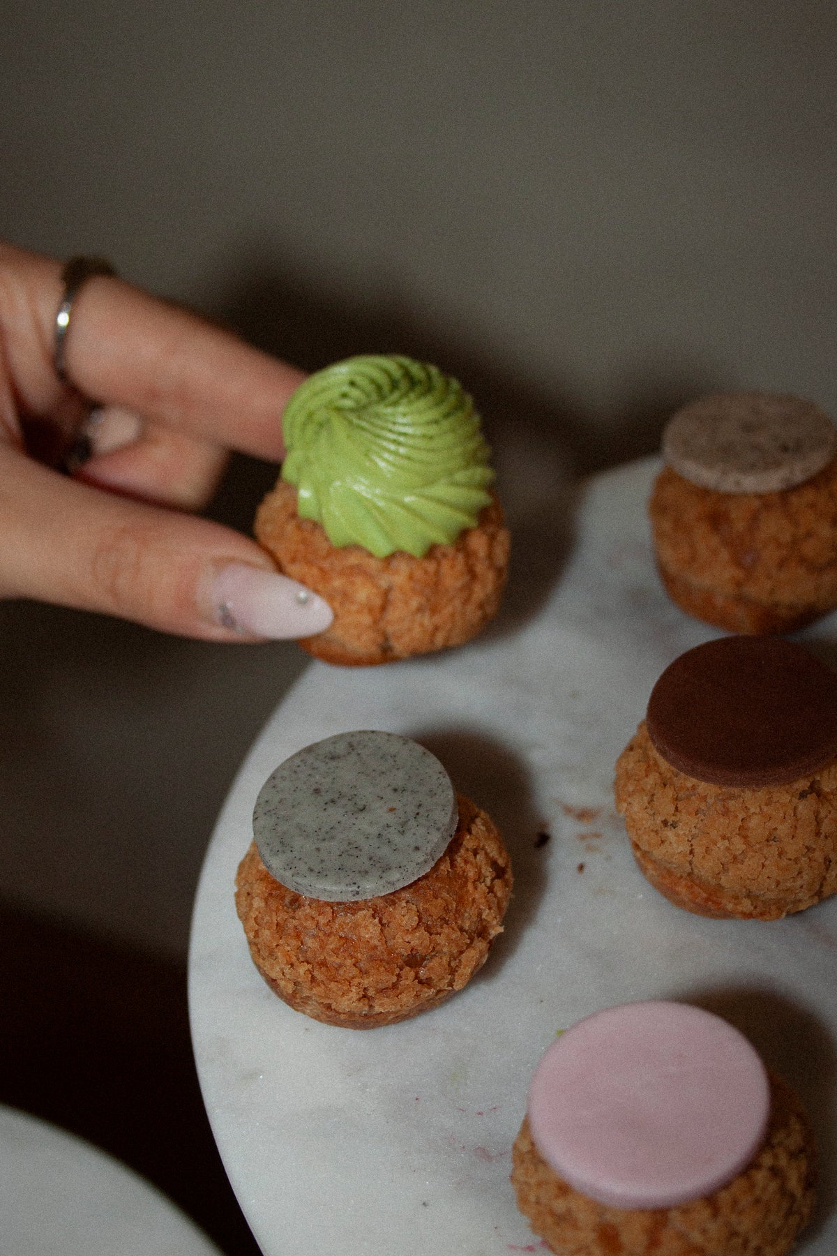Choux craquelins fourrés