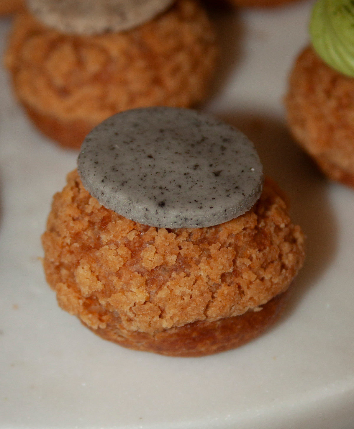 Choux craquelins fourrés